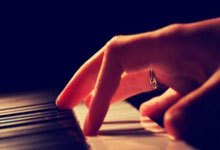 开云体育-紫金狂潮席卷洛城！湖人主场43分屠戮步行者创赛季新高