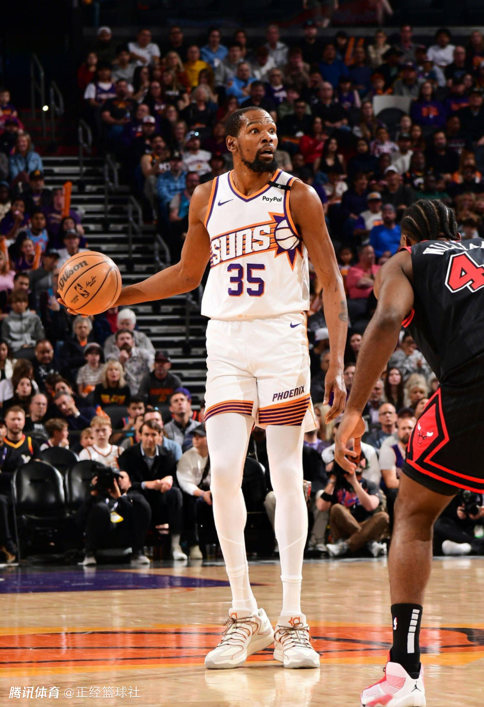 太阳西岸征战，布克砍下得分狂热，助球队豪取连胜的简单介绍