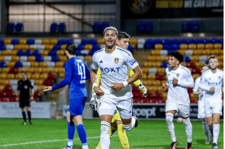 利兹联球员兢兢业业备战，誓取胜利回归