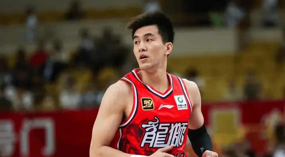 南特主帅沙菲万发布比赛前战术计划，球队追求全队配合的简单介绍