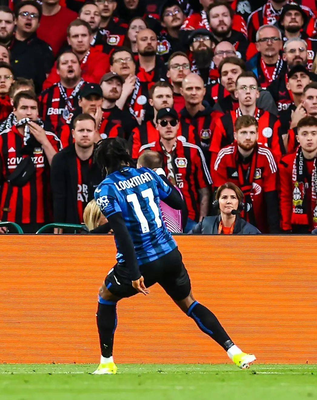 亚特兰大客场大胜,逆袭夺取三分 亚特兰大客场大胜,逆袭夺取三分