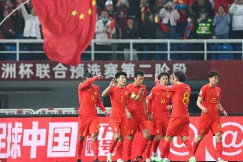中国队在关键比赛中取胜，成功晋级下一轮