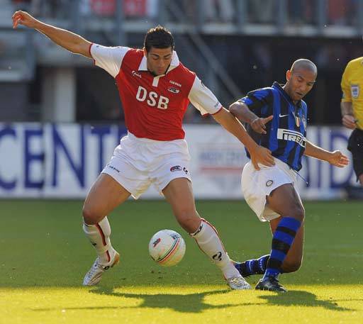 拜仁慕尼黑平局多特蒙德领先两分 拜仁慕尼黑平局多特蒙德领先两分