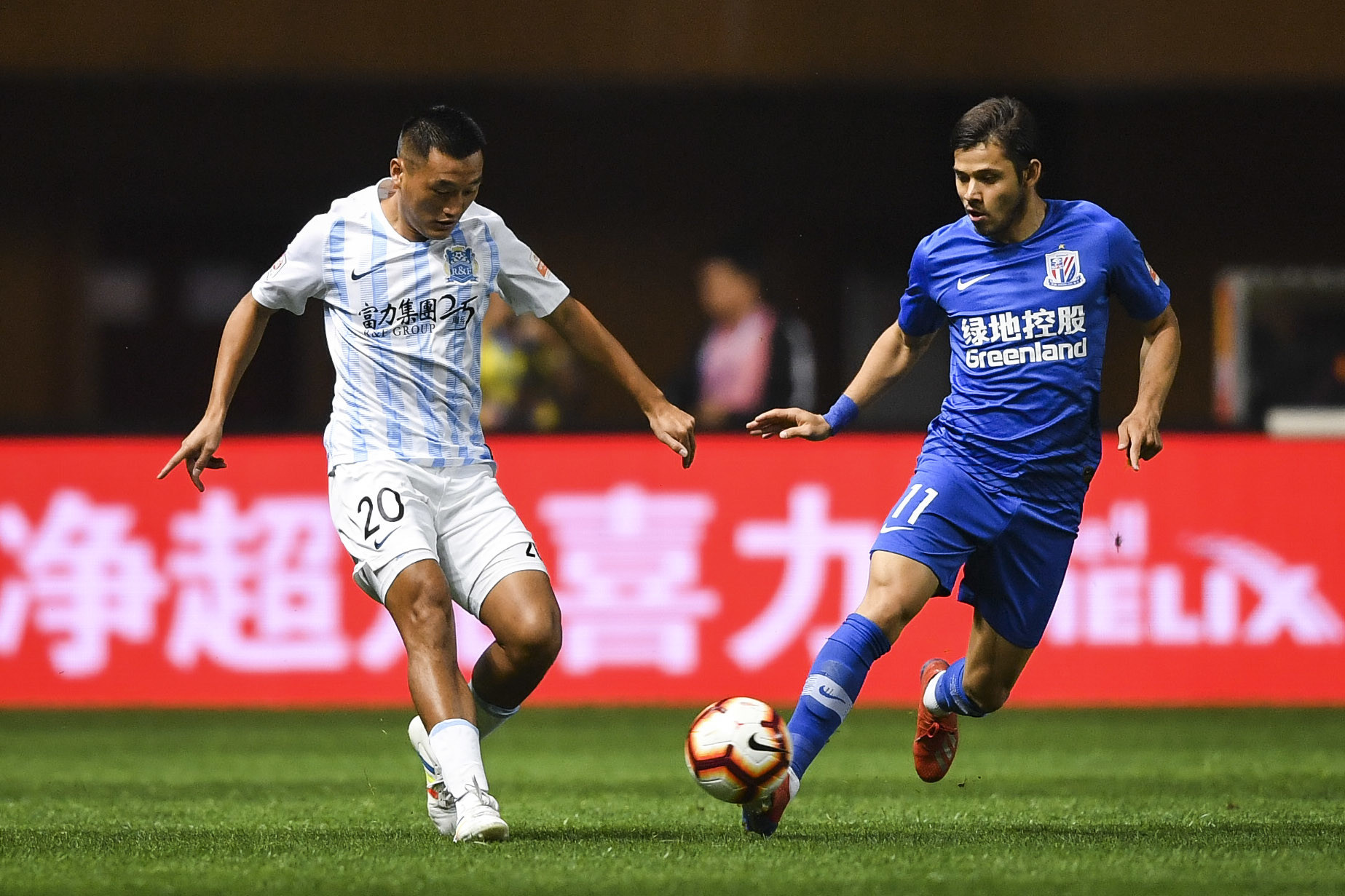 包含伤后复出球员发威,富力客场对阵申花令人期待的词条 包含伤后复出球员发威,富力客场对阵申花令人期待的词条