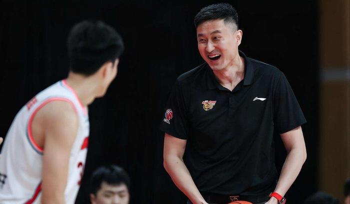 开云下载-哈尔滨男篮继续扩大领先，势如破竹的简单介绍