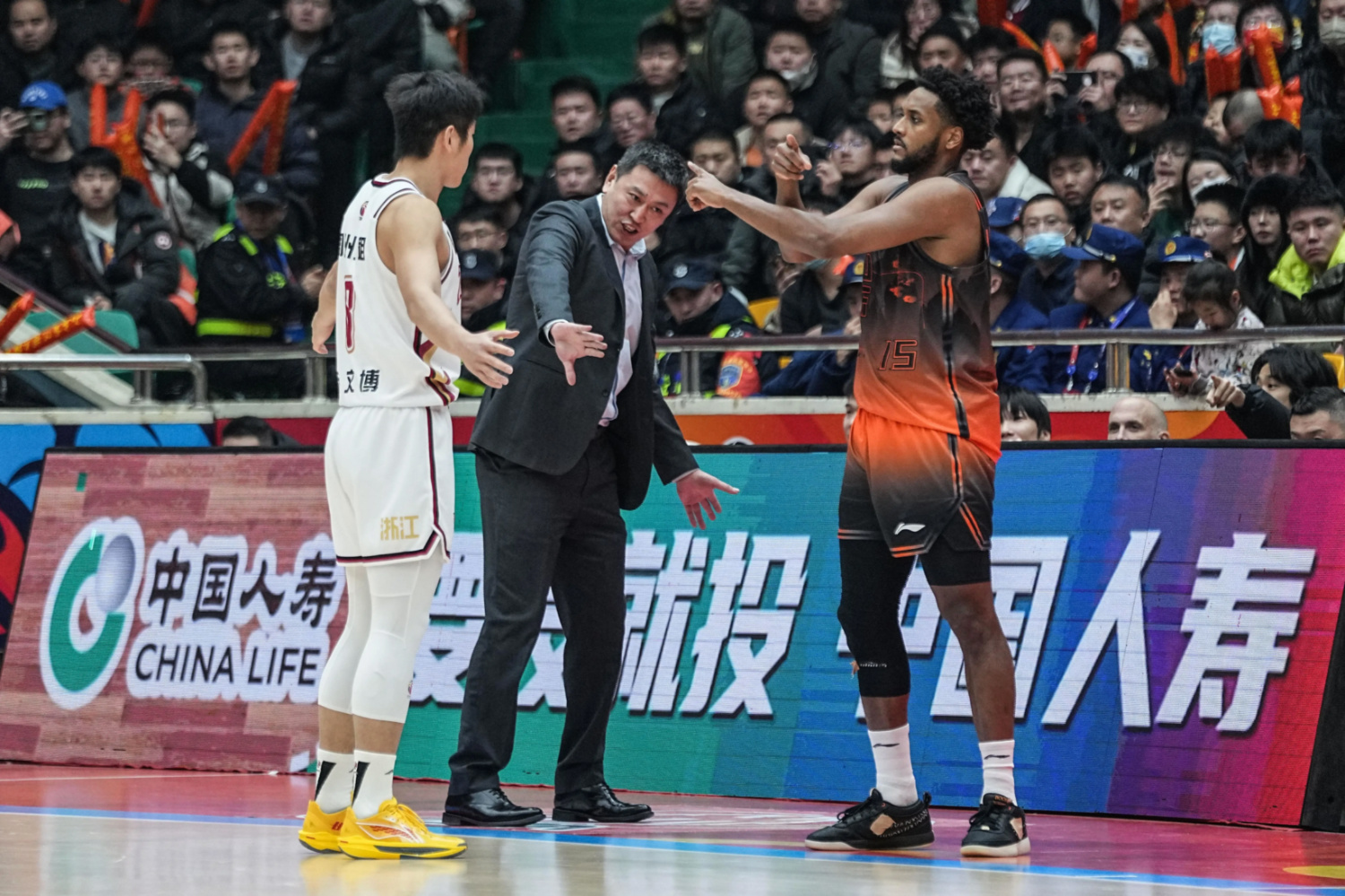 哈尔滨男篮继续扩大领先,势如破竹的简单介绍 哈尔滨男篮继续扩大领先,势如破竹的简单介绍