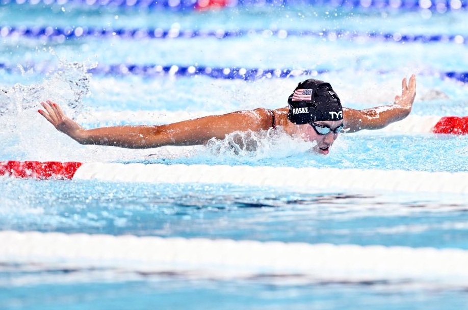 俄罗斯跳水选手稳定发挥,夺得银牌 俄罗斯跳水选手稳定发挥,夺得银牌