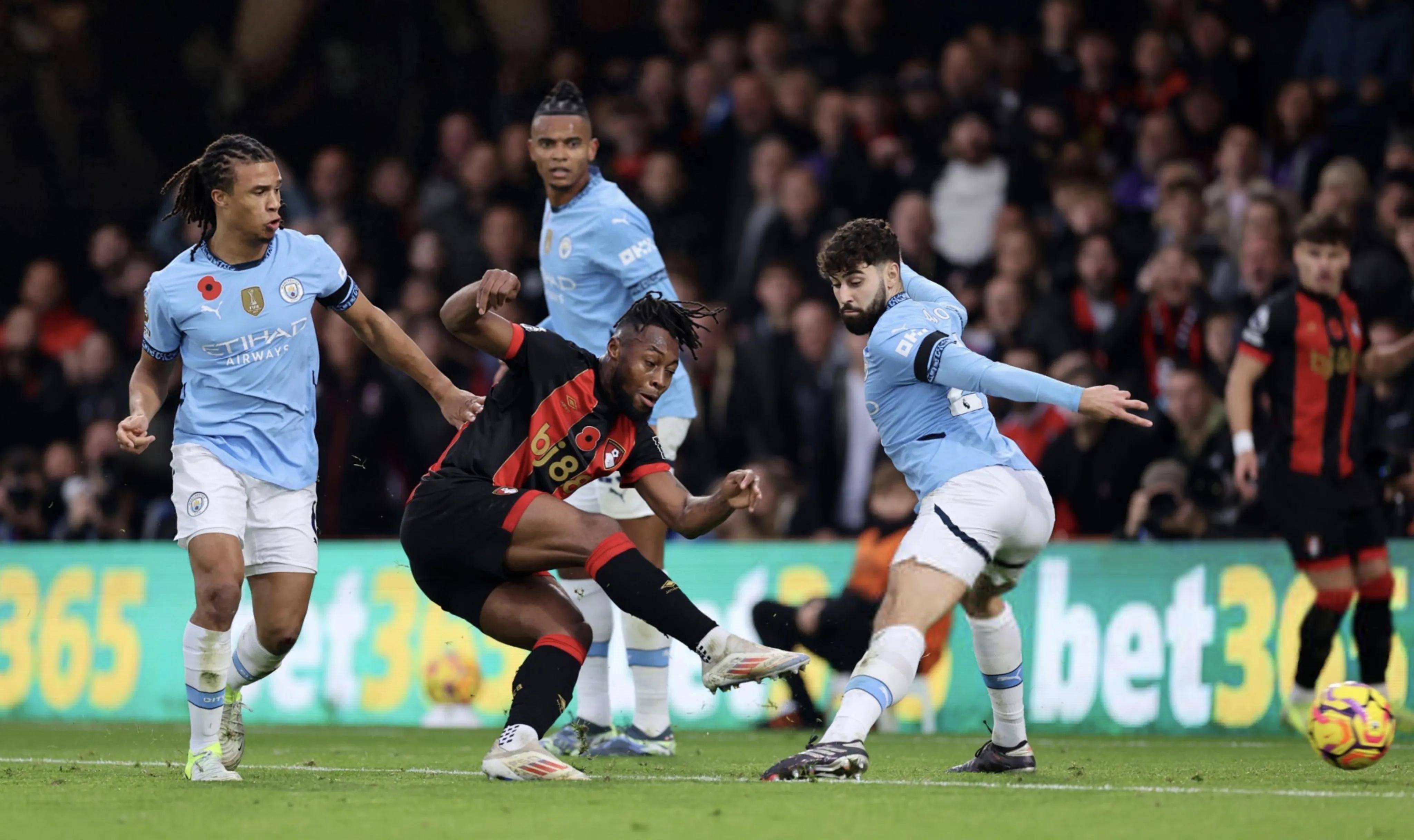 关于曼联艰难取胜，球员毅力令人折服的信息