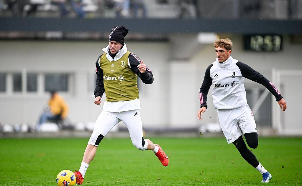 包含汉诺威主场险胜对手，保持不败势头！的词条