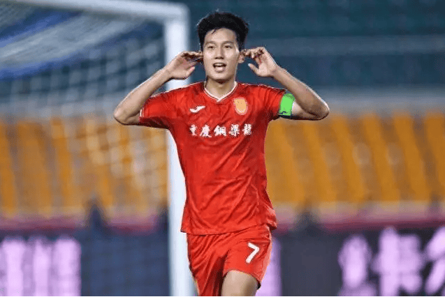 开云体育在线-克雷拉斯诺-塞维利亚竞技，中场新积分霸主独鹤的简单介绍