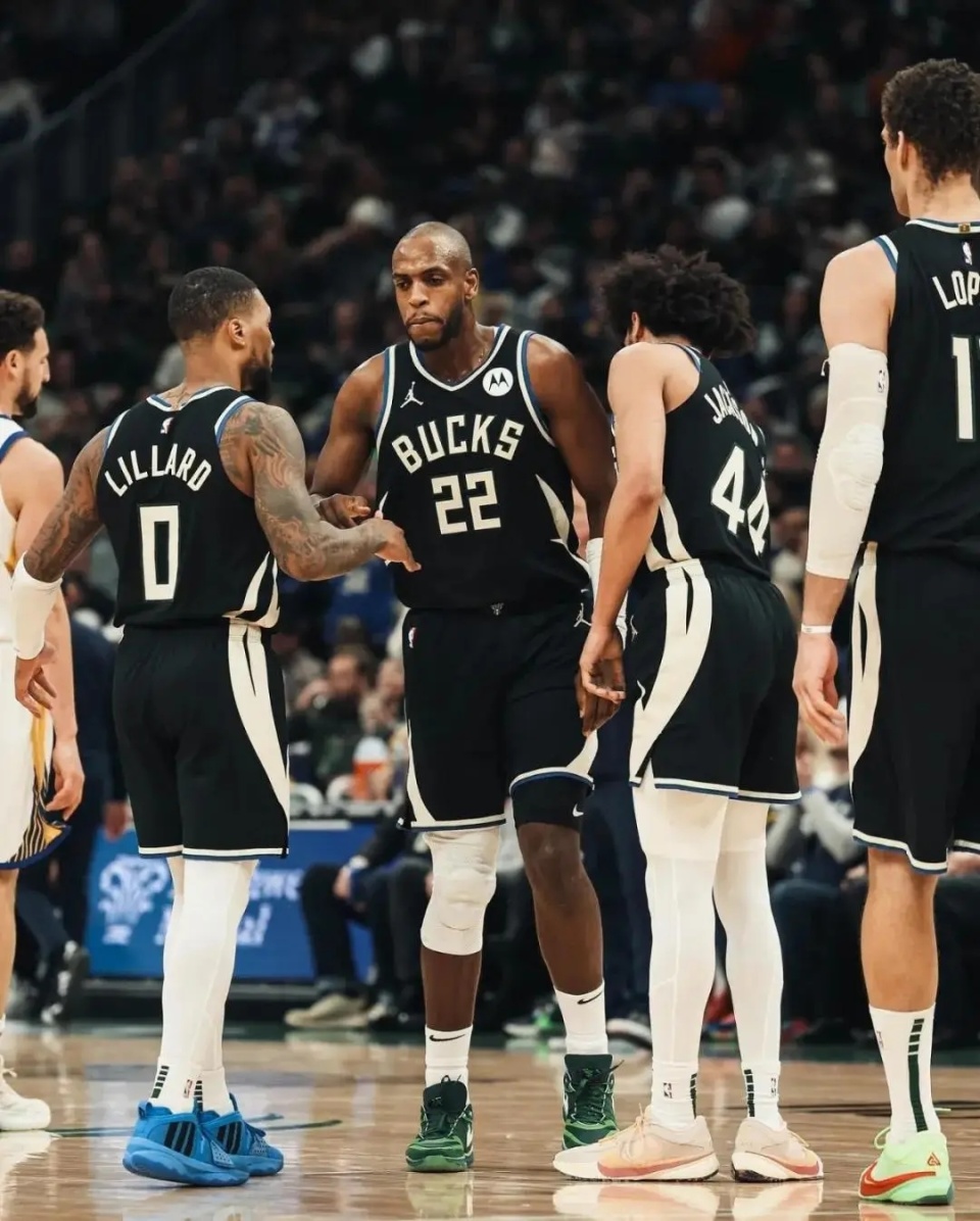 雄鹿双核心表现出色，带领球队获胜