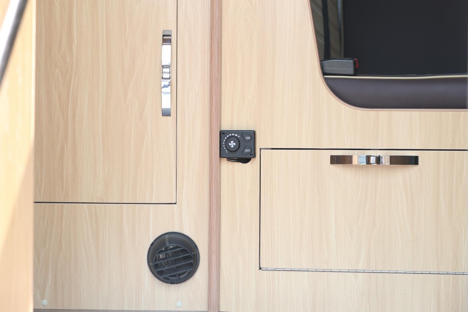 开云体育在线-豪华篮球房车亮相，引发球迷热议