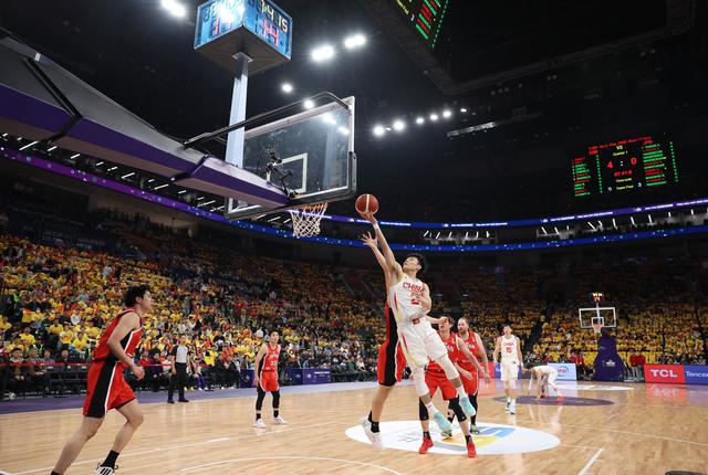 亚洲杯篮球赛：日本惊险胜利晋级决赛