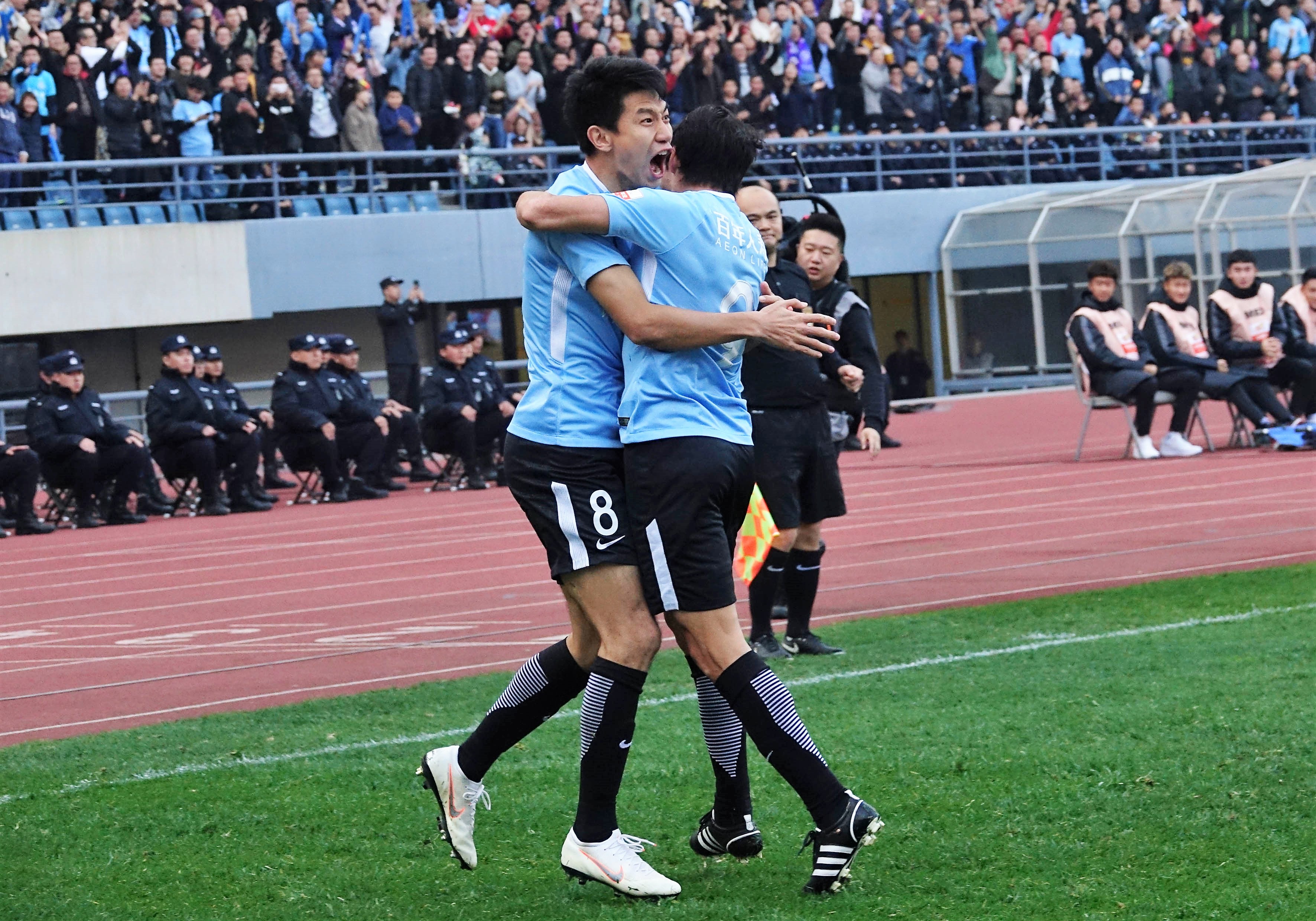 北京人和主场战平大连人,保持不败战绩 北京人和主场战平大连人,保持不败战绩