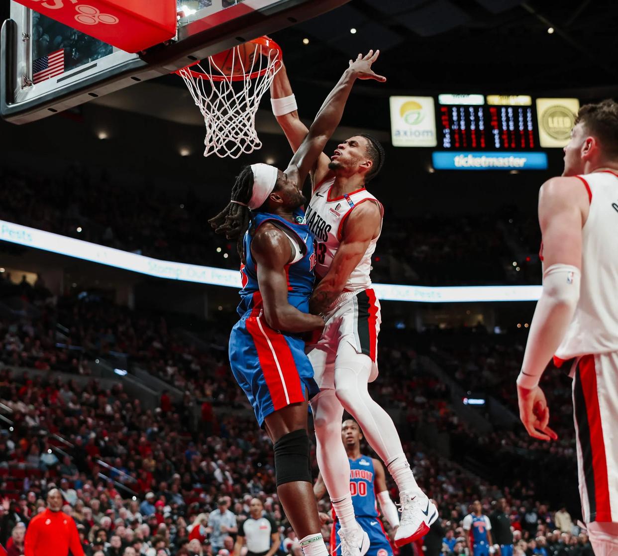 开拓者队替补爆发，帮助球队赢得比赛