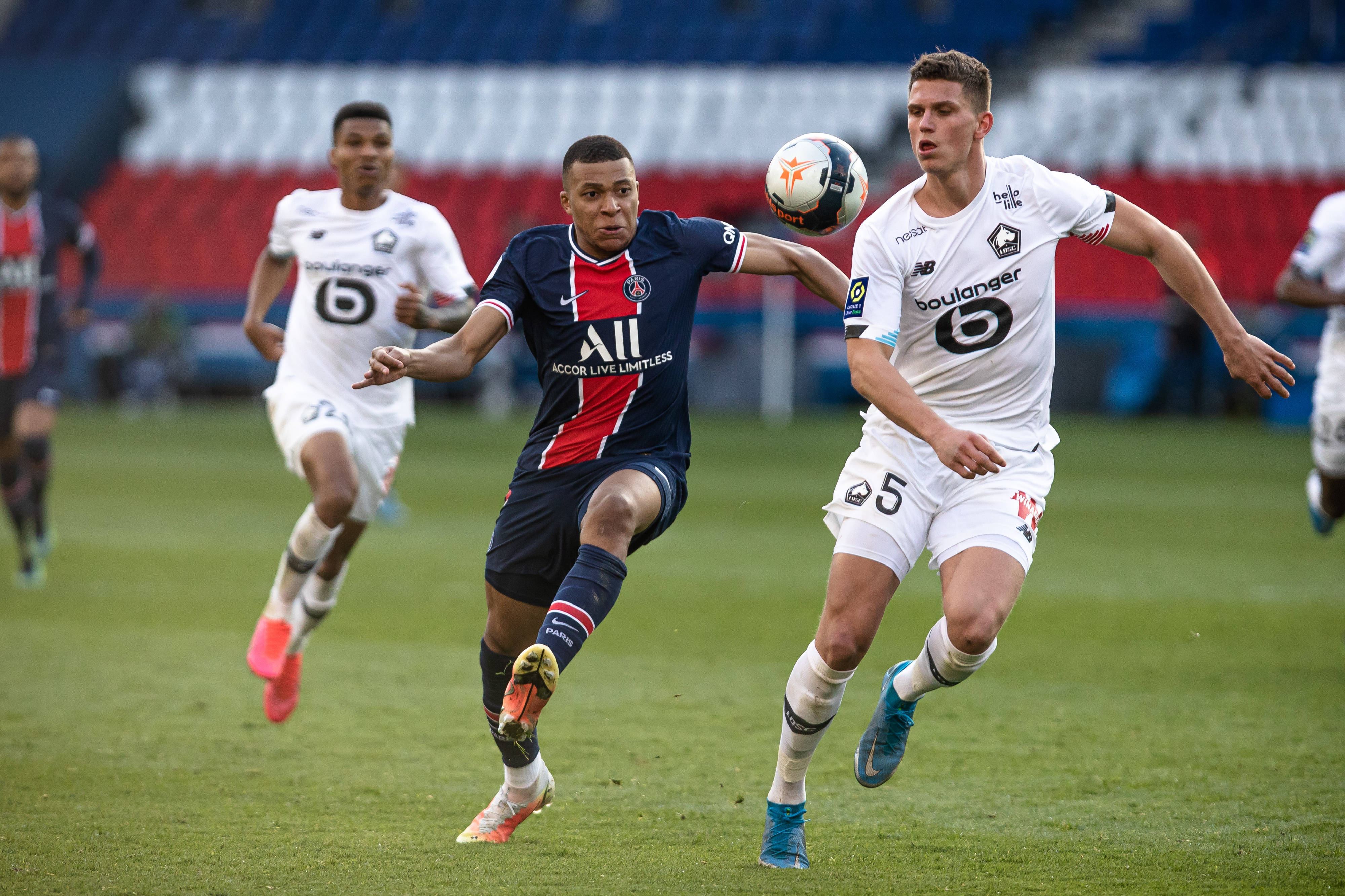 里昂主帅回顾比赛,总结成功经验 里昂主帅回顾比赛,总结成功经验