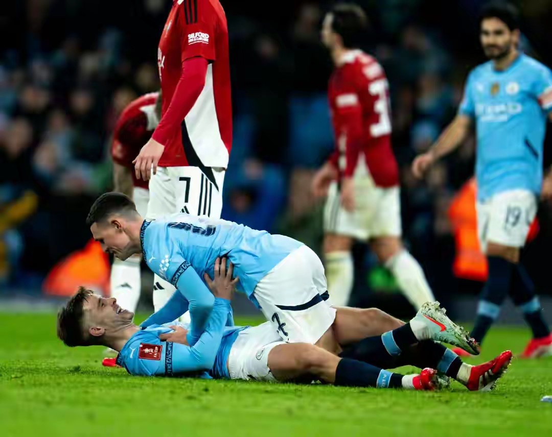 曼城前场灵活多变,给对手制造无穷麻烦 曼城前场灵活多变,给对手制造无穷麻烦