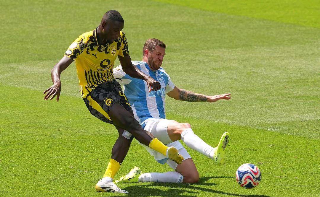 开云体育官网-实力碾压对手球队成功突围晋级