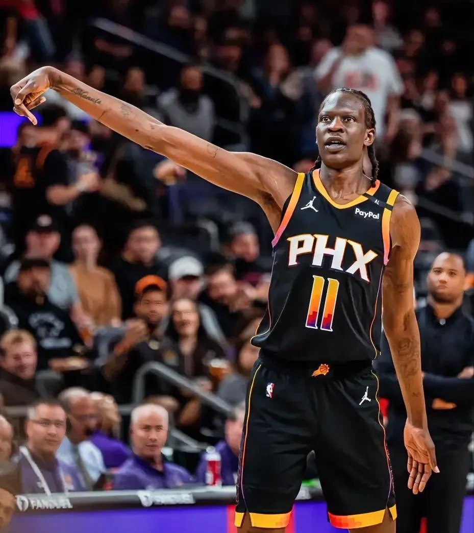 太阳队的新秀逐渐崭露头角,球队未来可期 太阳队的新秀逐渐崭露头角,球队未来可期