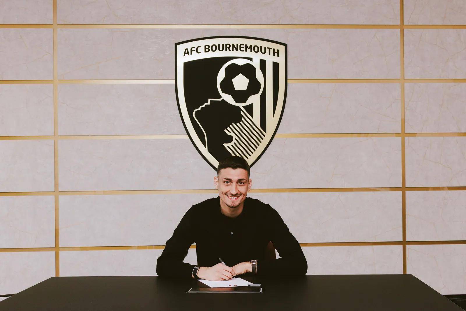 切尔西主场逼平伯恩茅斯，保持不败记录