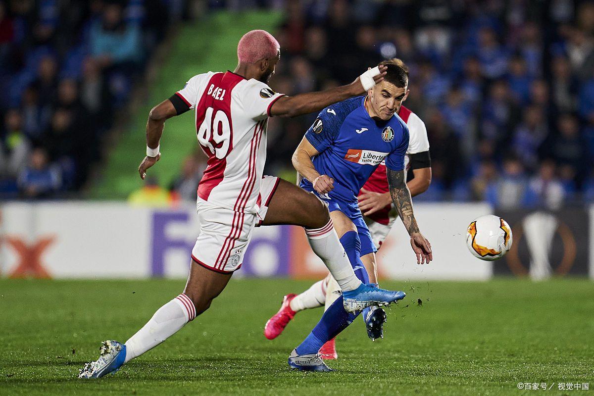 开云体育在线-包含阿贾克斯对阵奥格斯堡，争夺荷甲联赛桂冠的词条