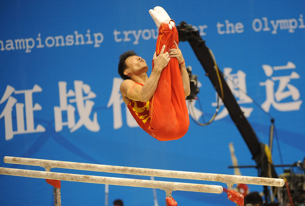 开云APP-体操冠军技压群雄，完美演绎