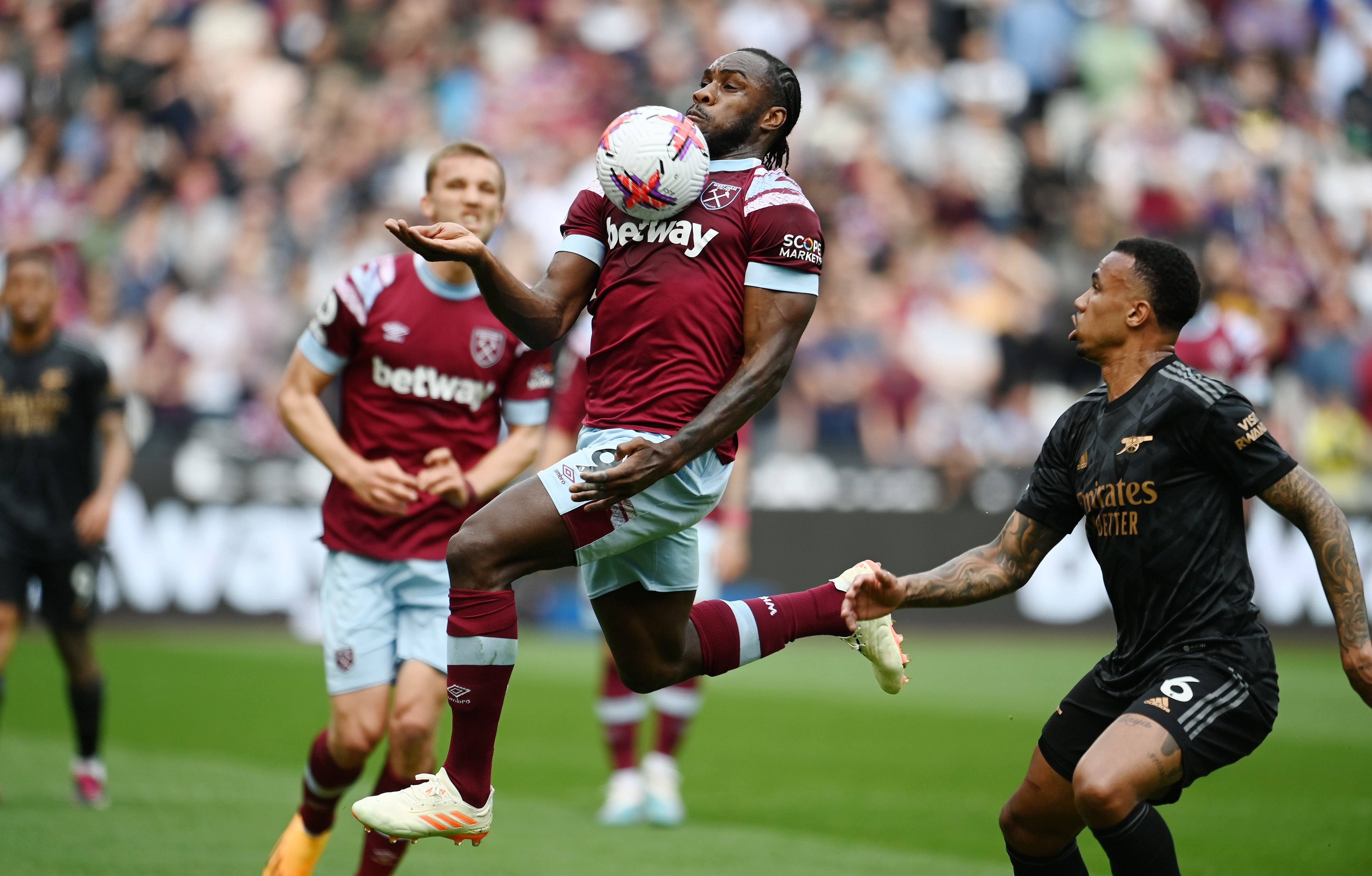 大黄蜂战胜狼队,英超保级形势大为缓解的简单介绍 大黄蜂战胜狼队,英超保级形势大为缓解的简单介绍