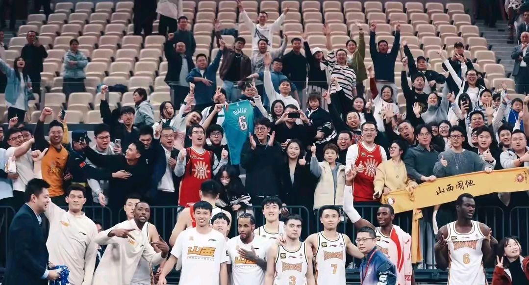 队员状态神勇，CBA比赛颇具看点引人入胜