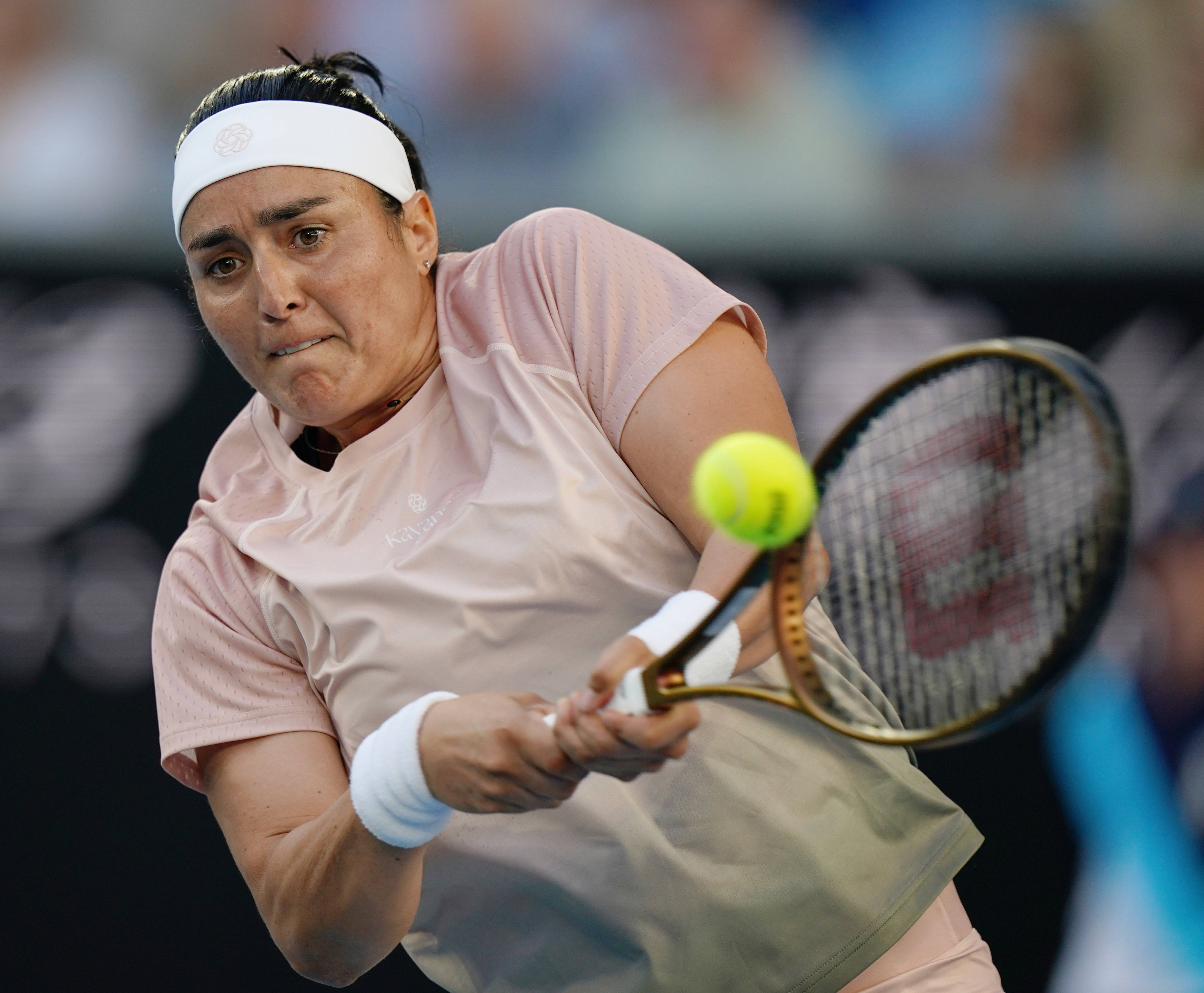 开云体育APP下载-俄罗斯运动员逆袭，夺得第一名