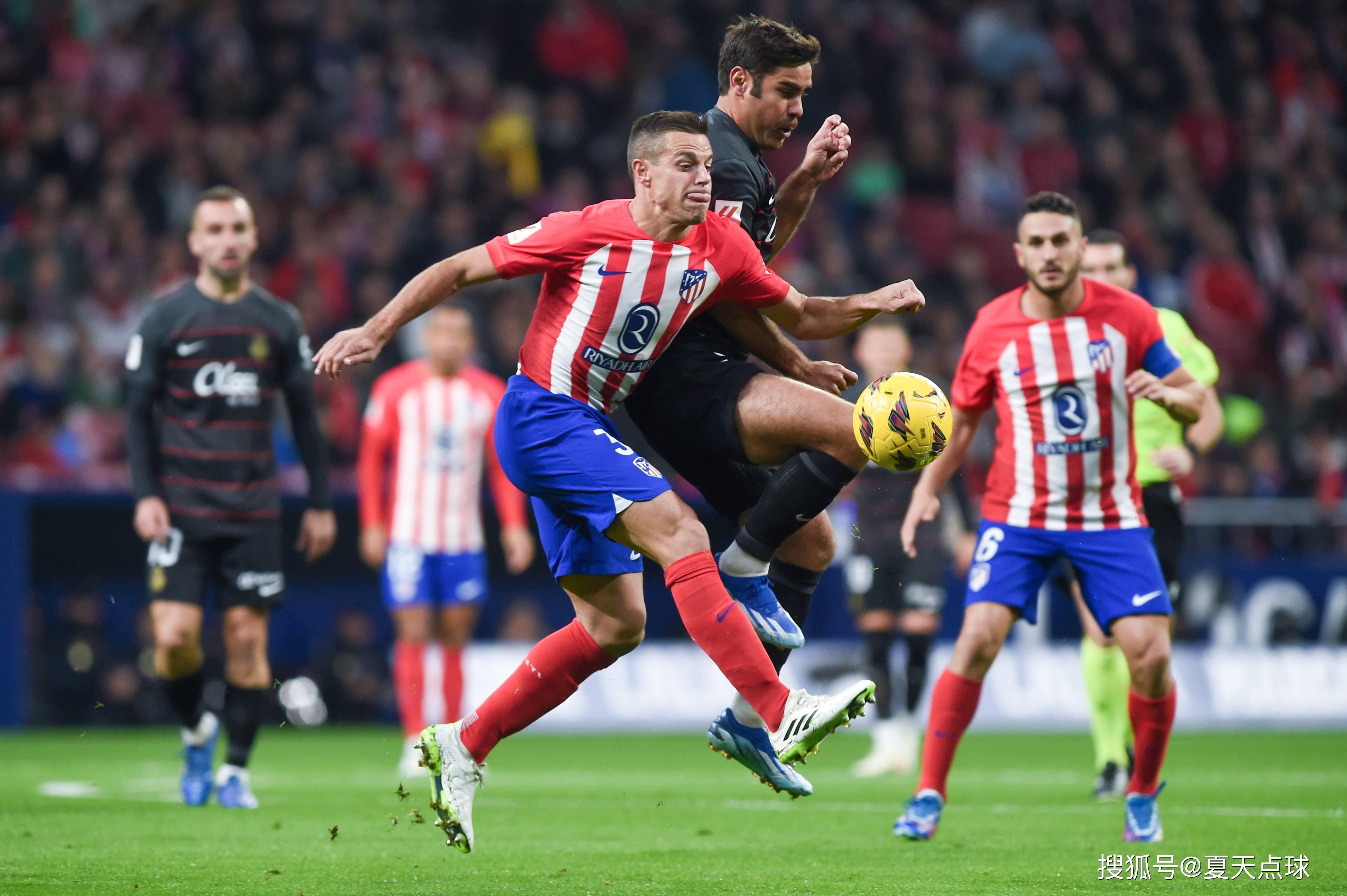 交锋激烈，欧预赛球队互不相让，胜负难定