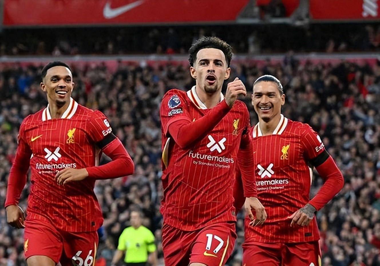 开云体育APP下载-曼城五球大胜，保持英超榜首