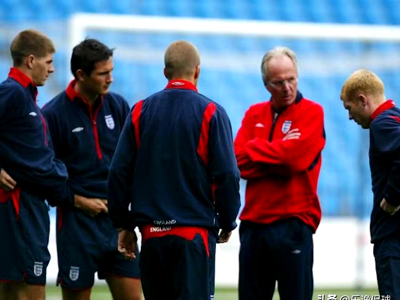 英格兰足球传奇教授足球技术 英格兰足球传奇教授足球技术