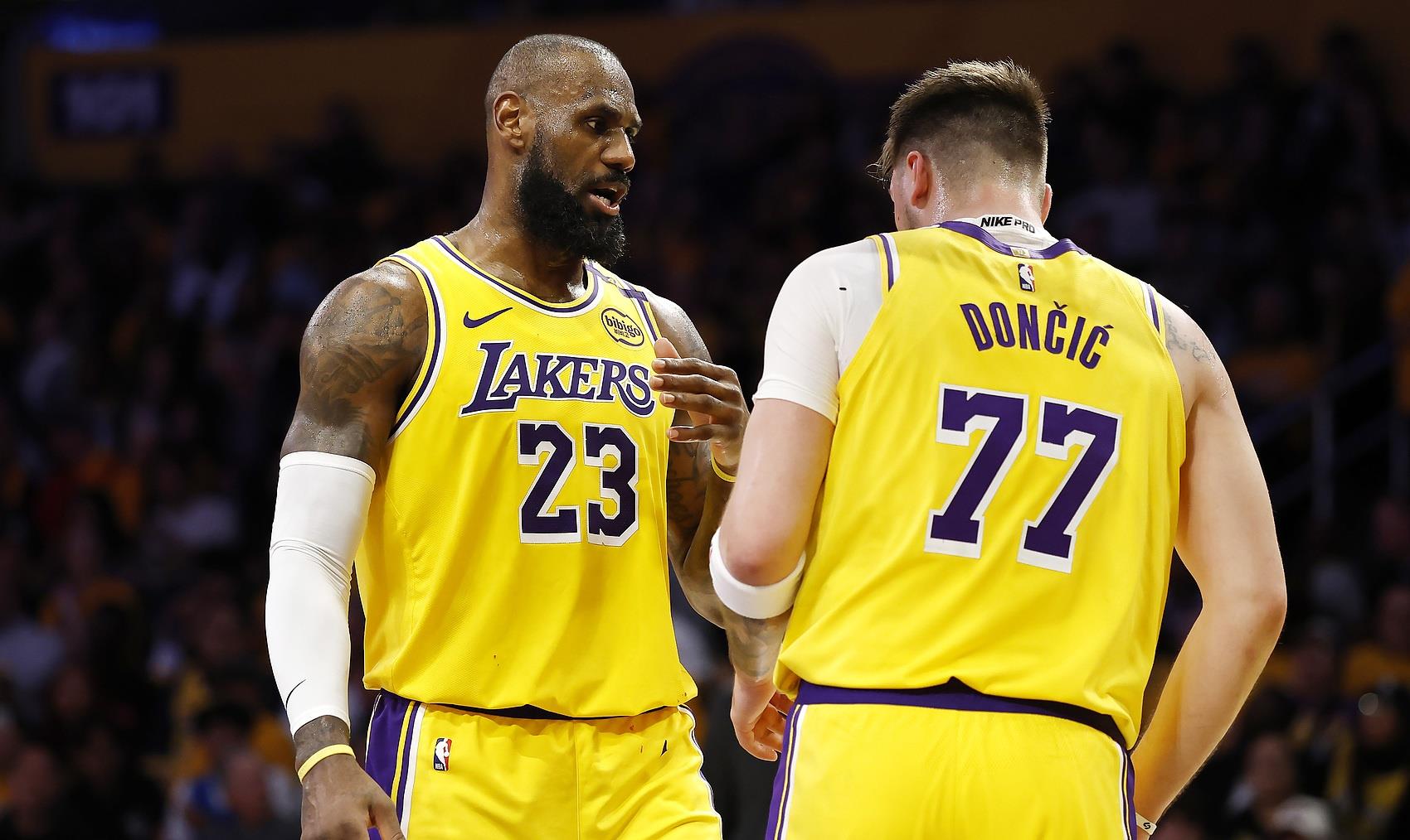 76人主场逆转湖人,东部半决赛再续一阵 76人主场逆转湖人,东部半决赛再续一阵