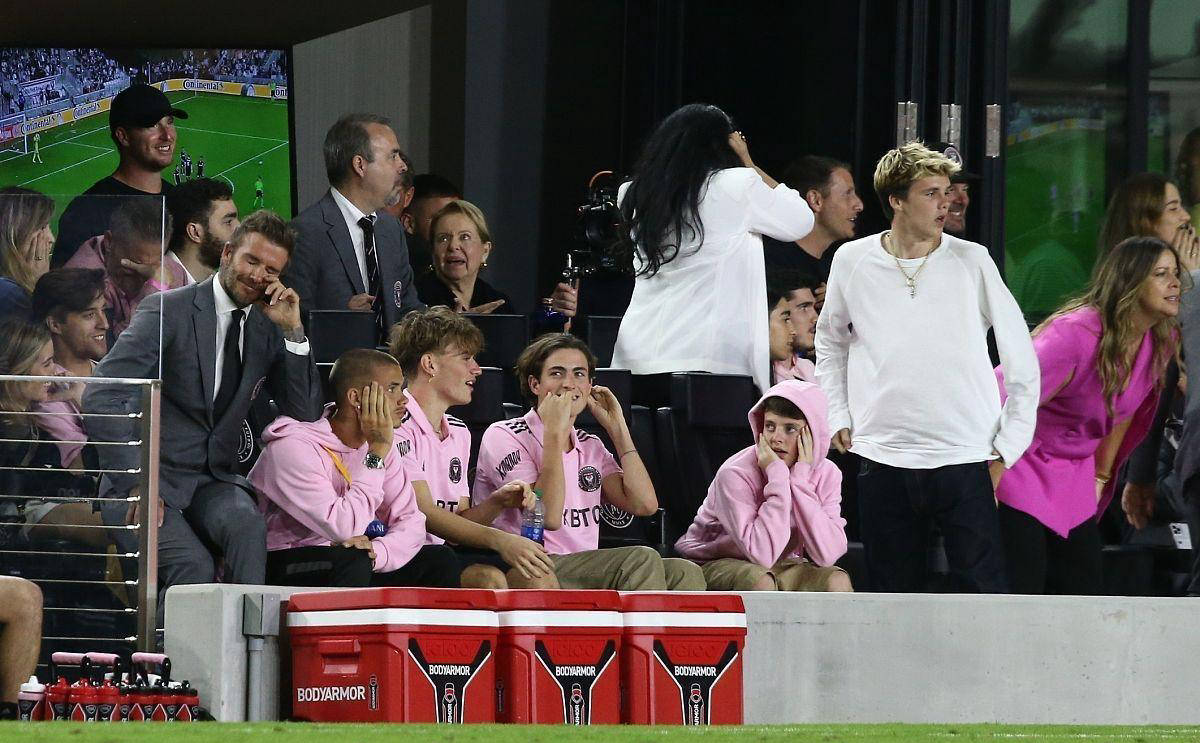 开云官网-欧洲精英赛事引人注目，联赛争夺激烈