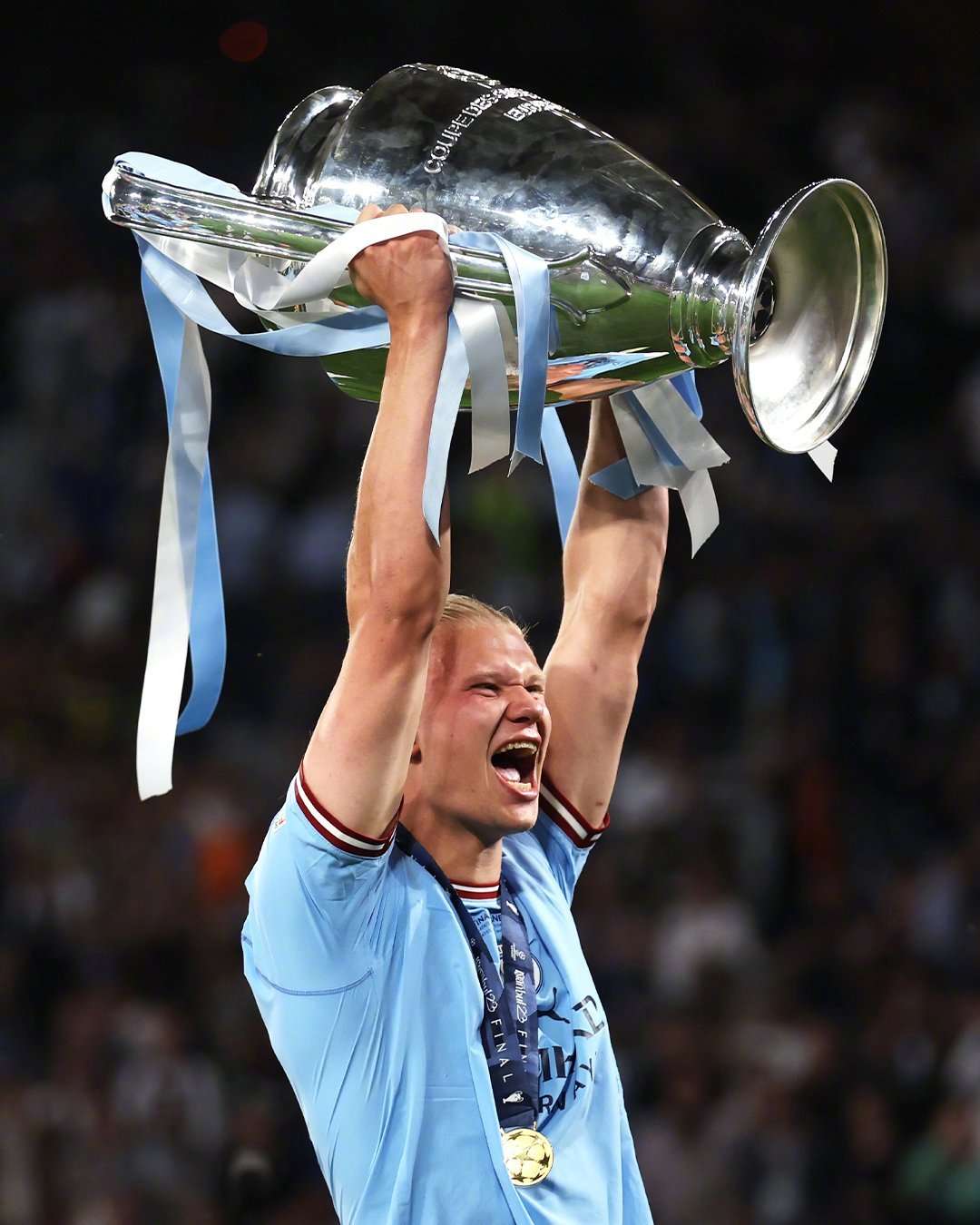 曼城夜色渐浓，欧冠冠军遥遥可望