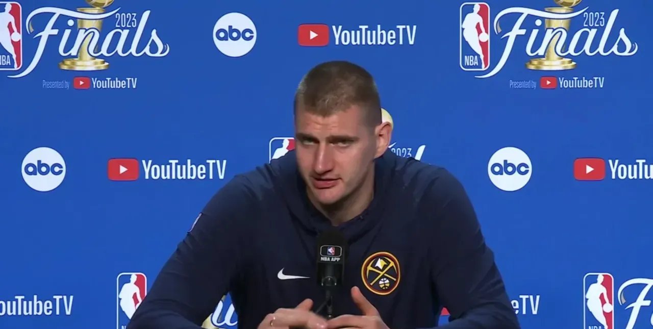 球场上的风云变幻，一触即发的悬念