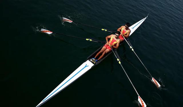 开云体育-赛艇女子双人双桨半决赛：黄粤平夺冠