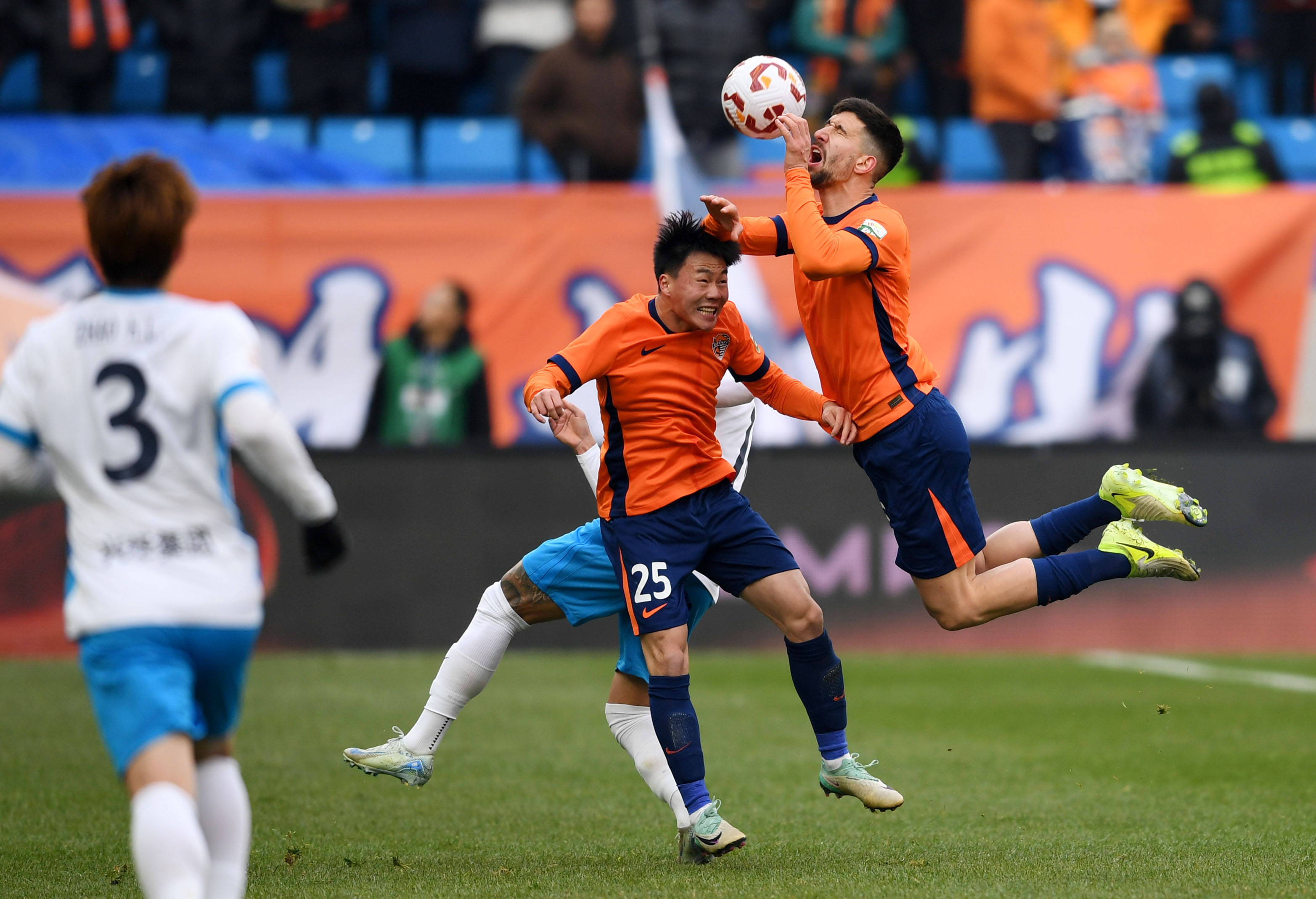 关于青海队客场大胜对手，表现出色进入佳境的信息