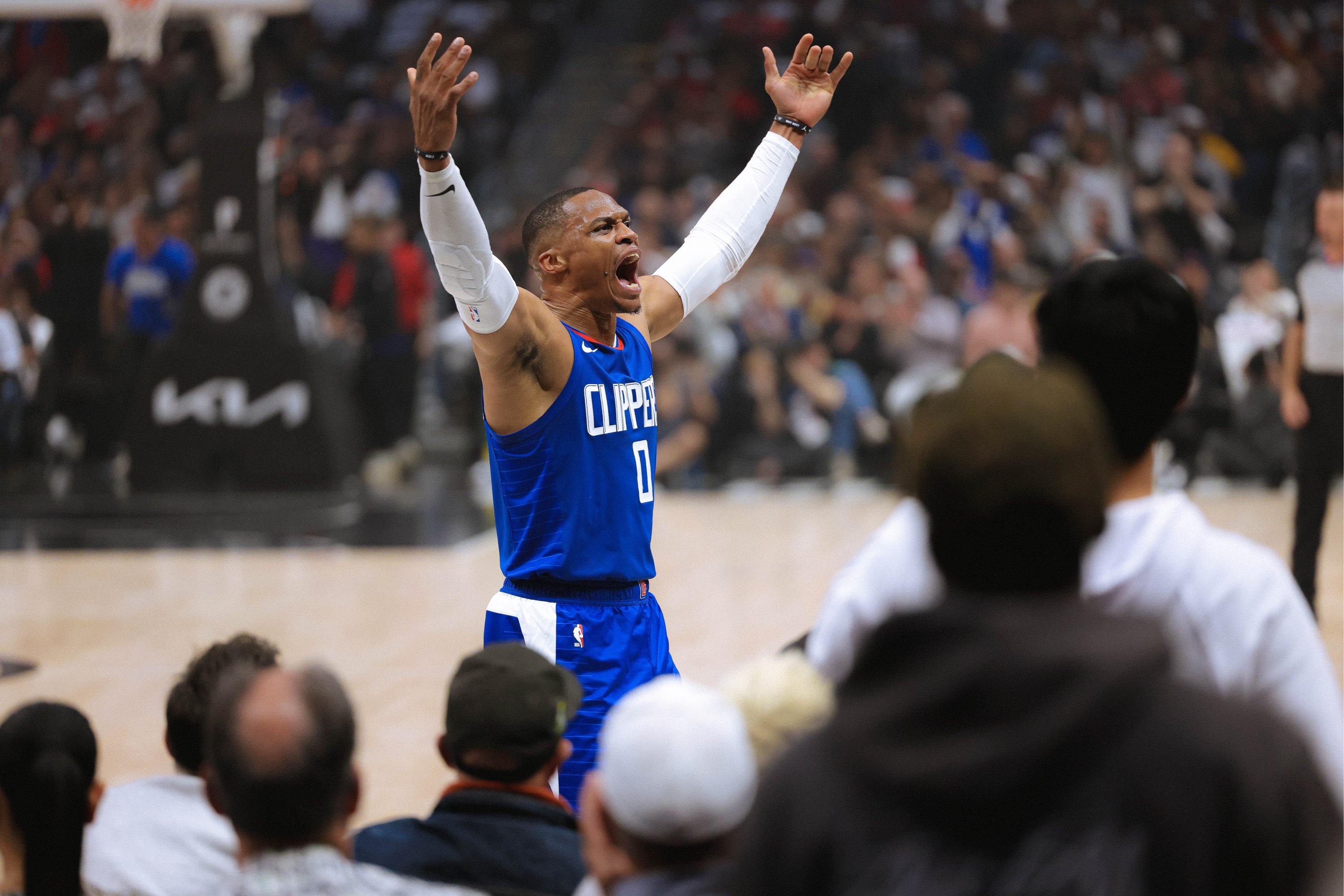 开云体育平台APP-猛龙主场迎战快船，胜者将迈向辉煌的简单介绍