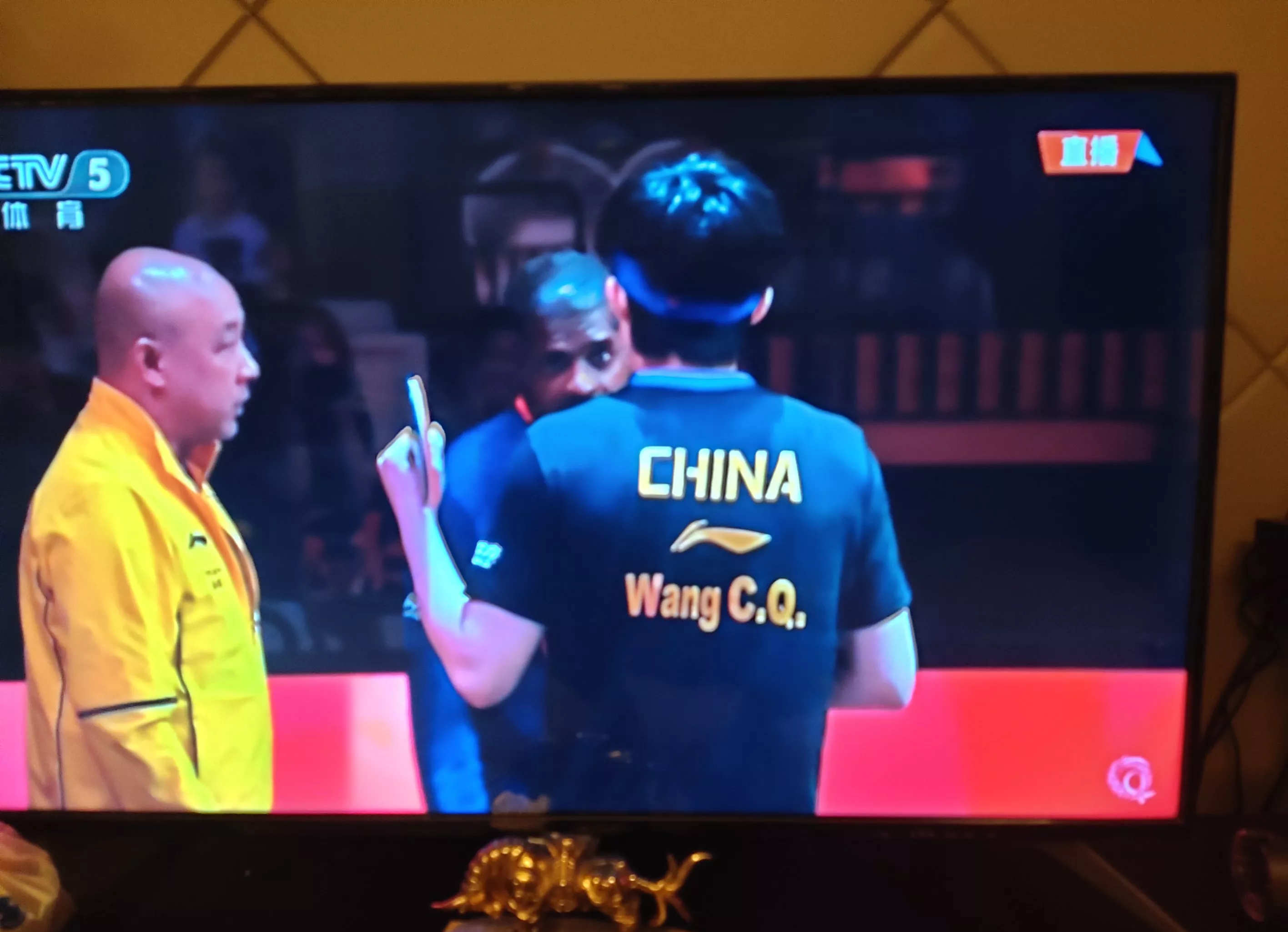 意外发生!选手突遭失误,唏嘘声中仍斩获佳绩的简单介绍 意外发生!选手突遭失误,唏嘘声中仍斩获佳绩的简单介绍