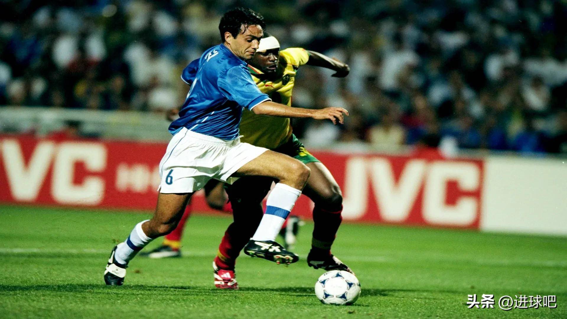 意大利前锋在国际比赛中大放异彩