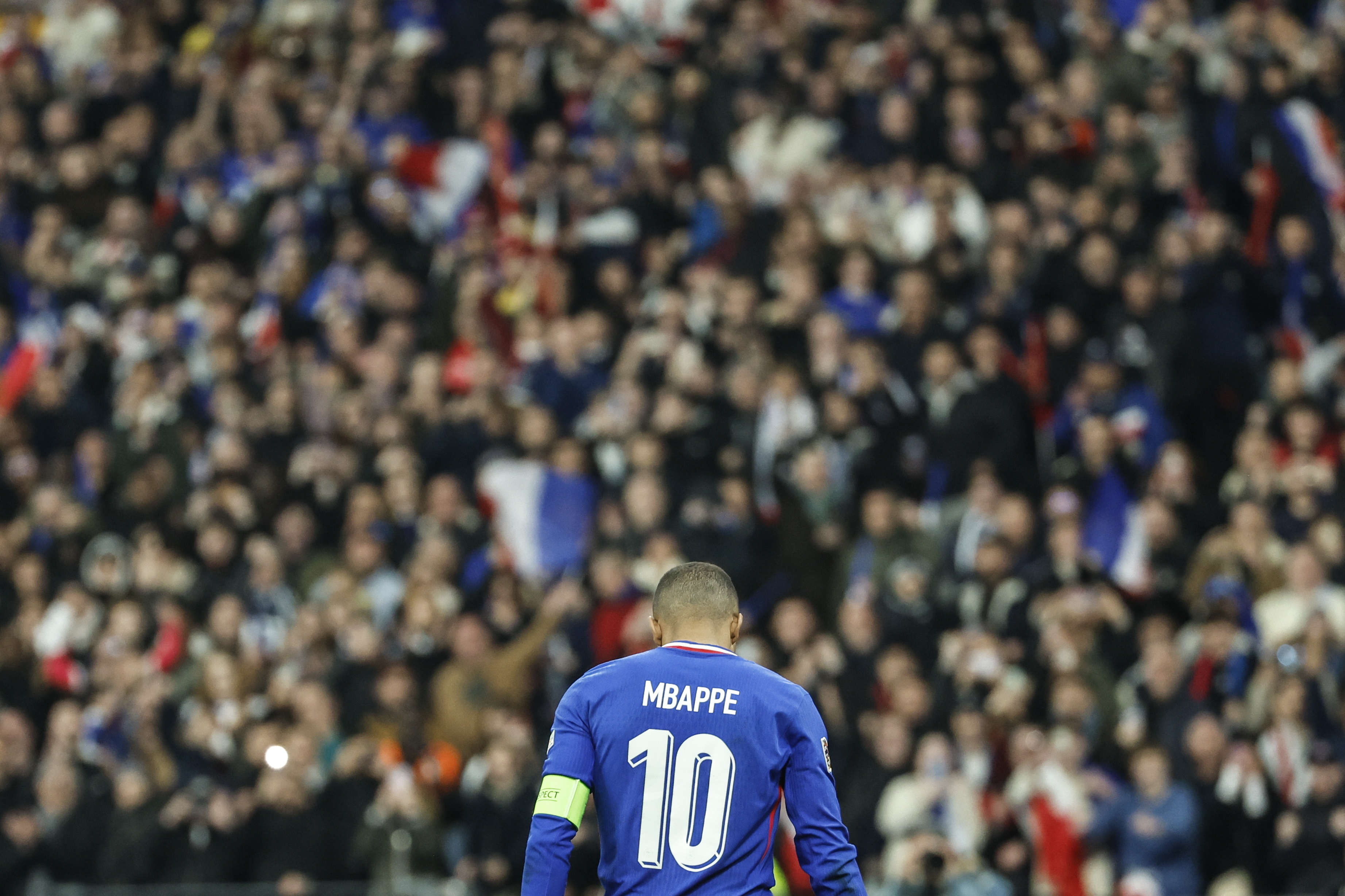 开云体育在线-关于欧洲足球盛事掀起狂潮，豪门对决成焦点的信息