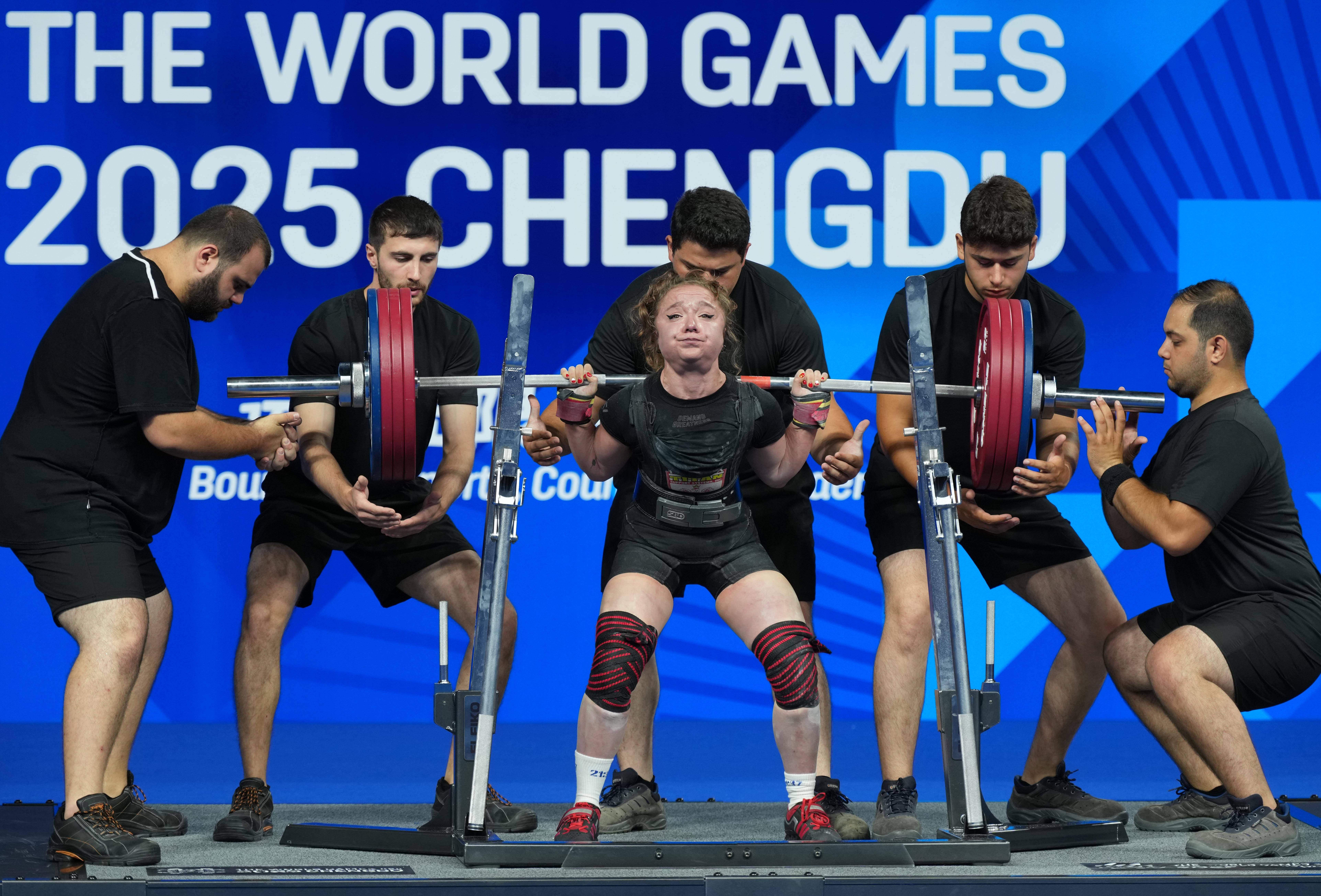 波兰篮球选手实现逆袭，杀入四强