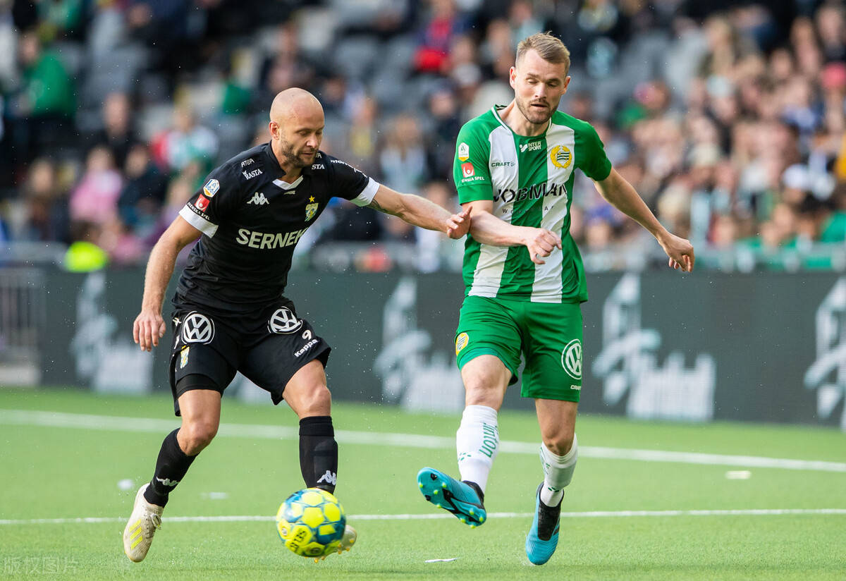 开云体育官网-沙尔克客场大捷，球队士气大振