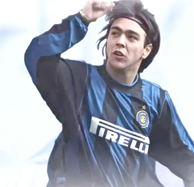 开云体育官网-足球比赛惊现绝佳表现，球员精湛技艺展现