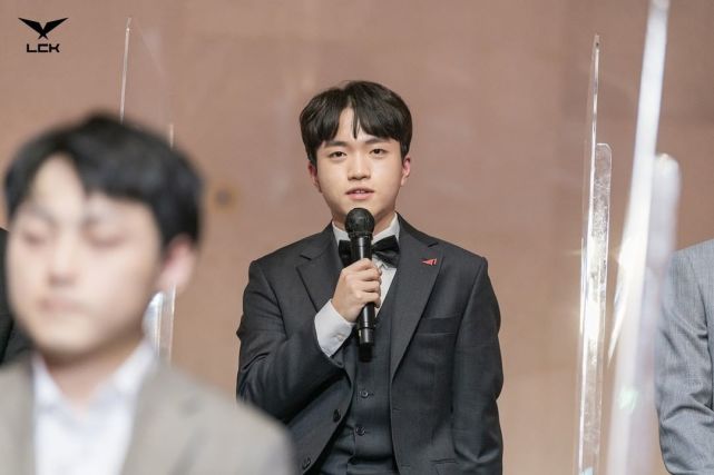 关于MAD血洗DFM,Zeus单局斩获MVP顶尖较量入围赛,技惊四座的信息 关于MAD血洗DFM,Zeus单局斩获MVP顶尖较量入围赛,技惊四座的信息