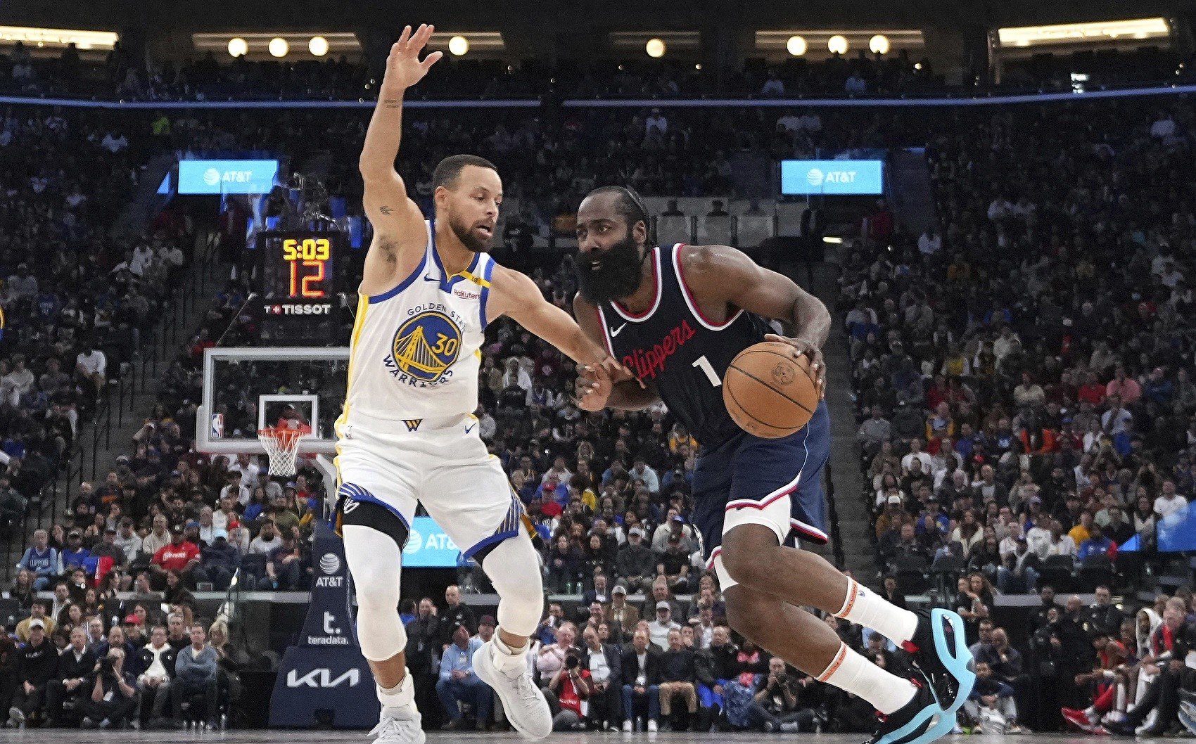 开云体育官网-勇士队客场击败热火队，实现四连胜