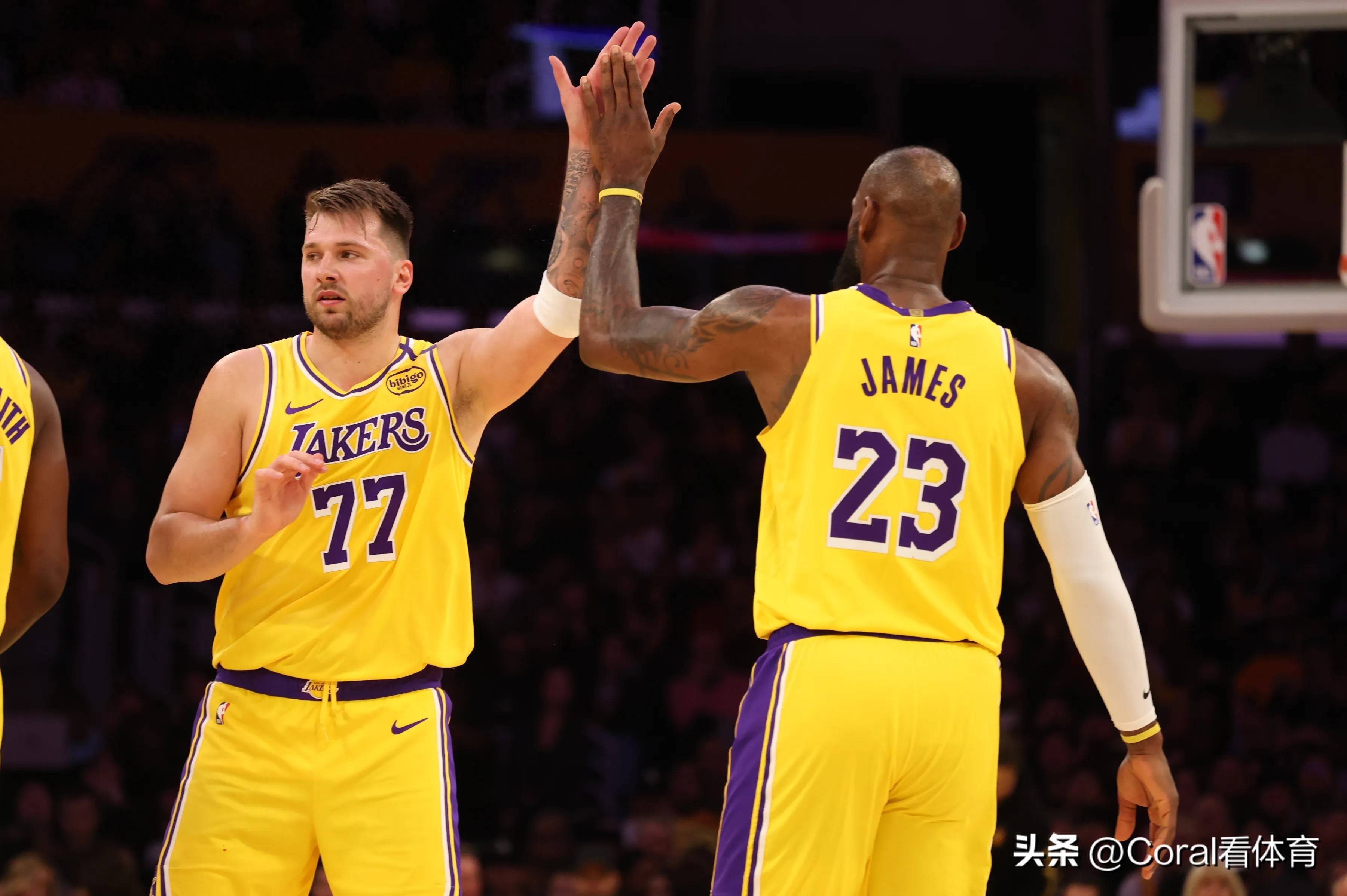 湖人力克太阳,取得三连胜 湖人力克太阳,取得三连胜