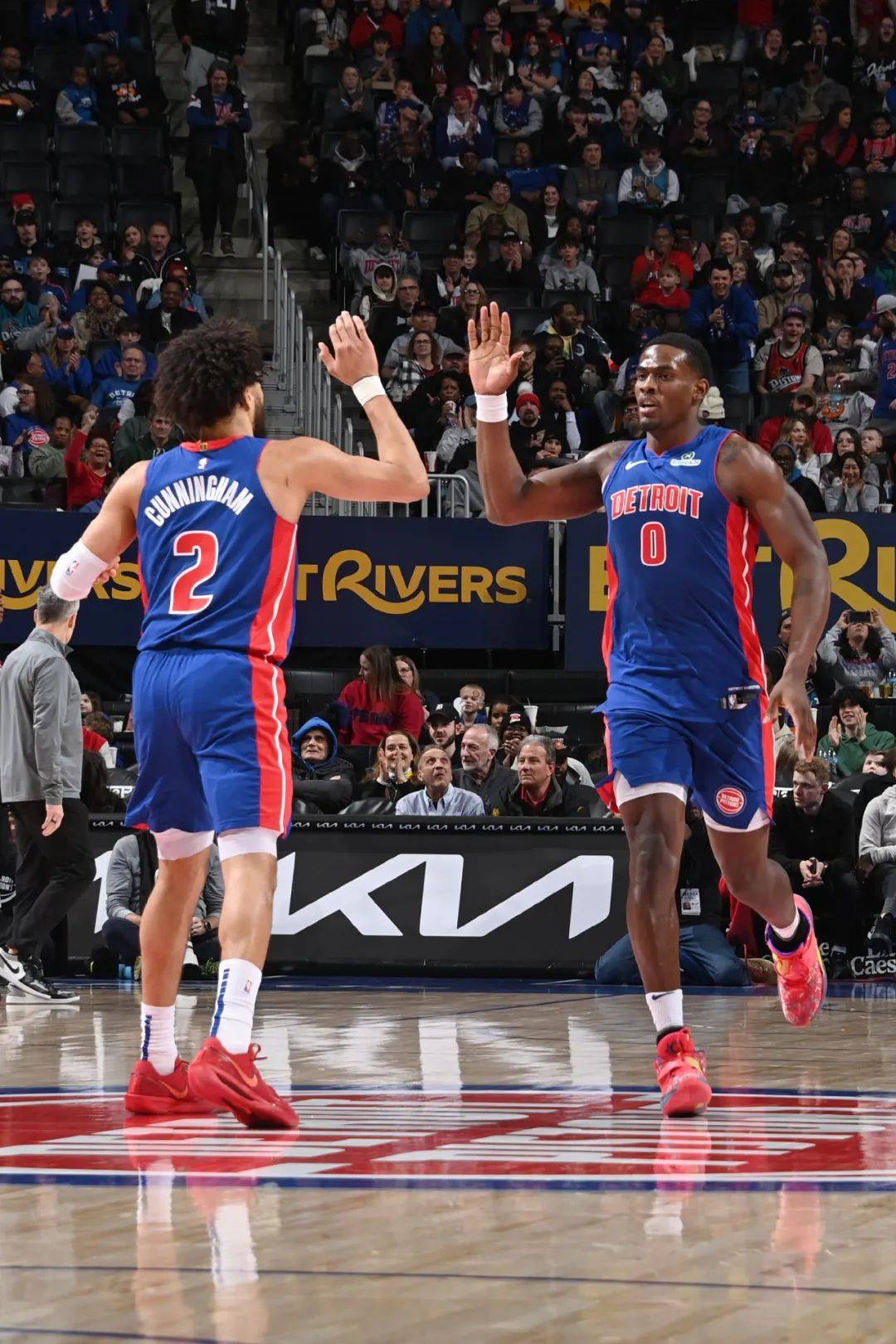 活塞队客场战胜马刺,球队实力逐渐显现的简单介绍 活塞队客场战胜马刺,球队实力逐渐显现的简单介绍