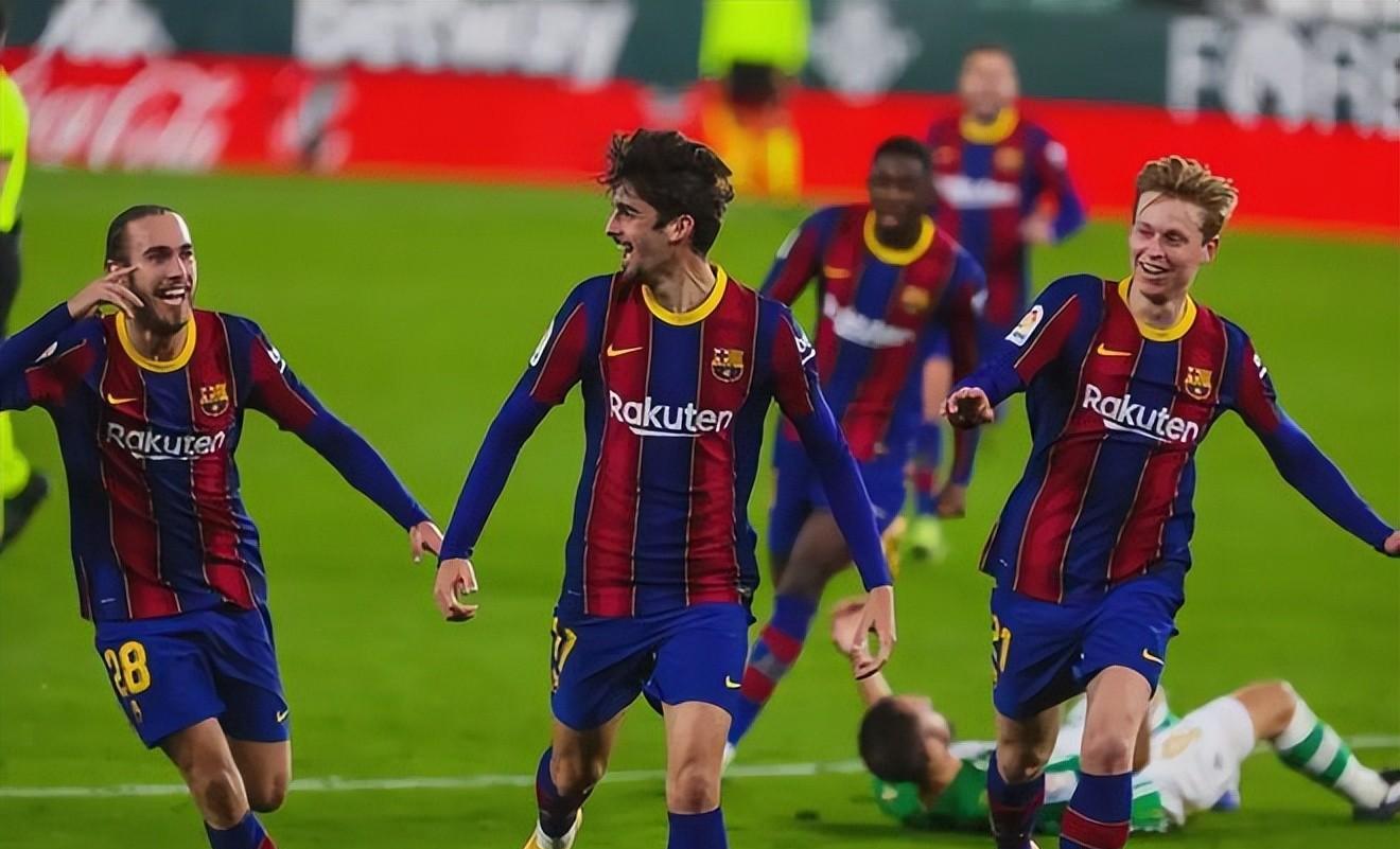 开云体育官方网站-瓦伦西亚主场大胜奥萨苏纳，排名不断攀升